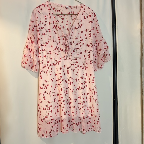 Cute poppy mini dress - tiered bell sleeves - Picture 3 of 4